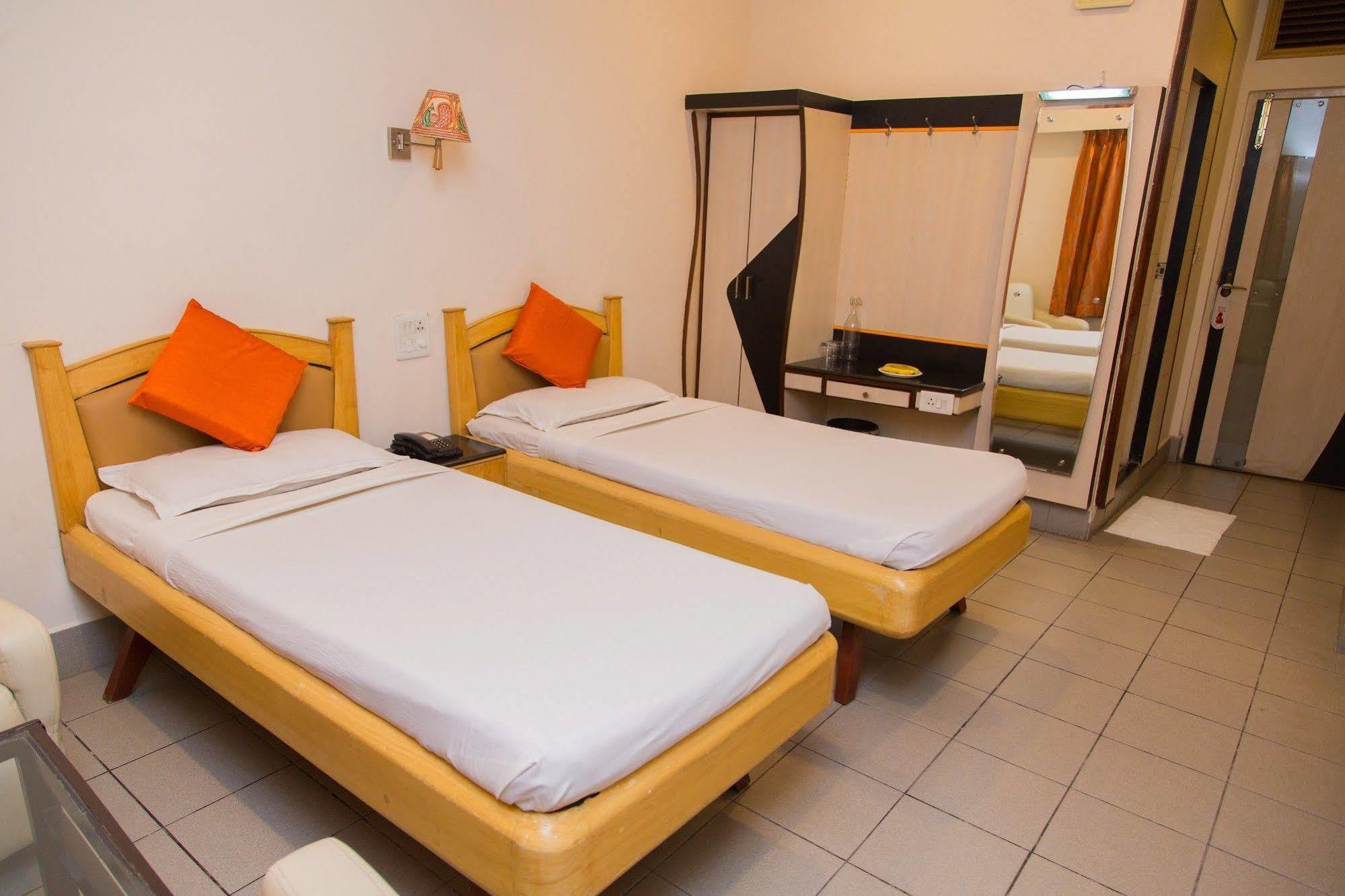 Fabhotel Kinnera Comforts Railway Station Visakhapatnam Exterior foto
